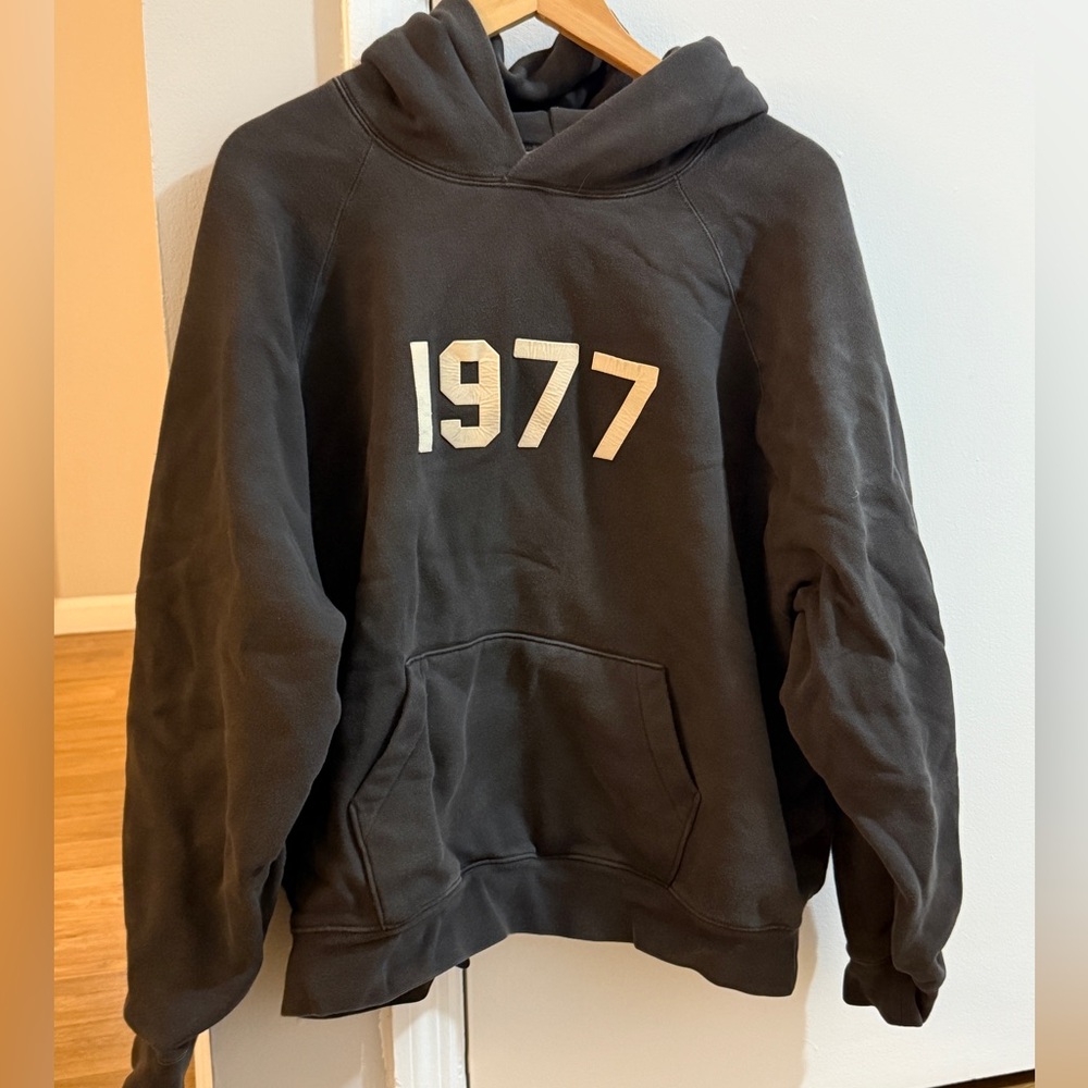Preowned 1977 essentials hoodie